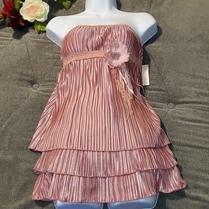 Forever 21 satin, pleated, tiered strapless top